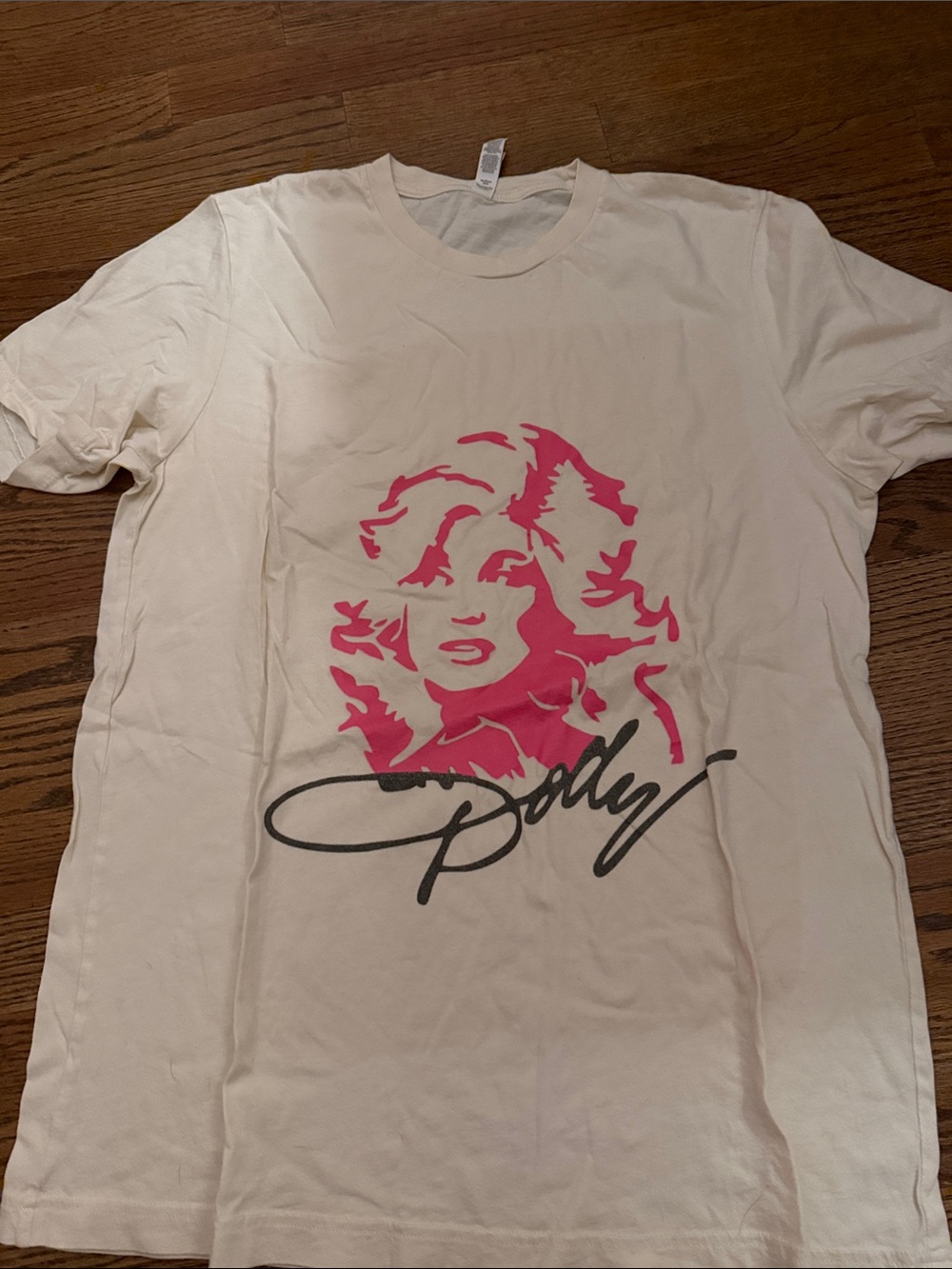 Graphic Tee with Dolly Parton Pink Portrait and Black autograph sz large
